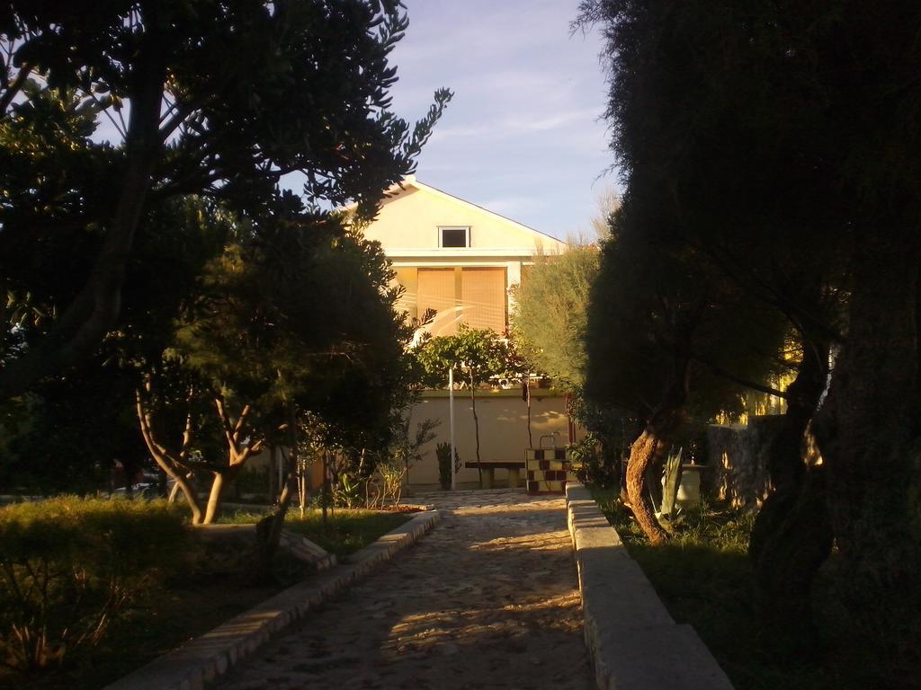 Kuca Za Odmor Laura Apartamento Ražanac Exterior foto