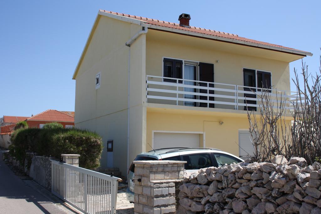 Kuca Za Odmor Laura Apartamento Ražanac Exterior foto